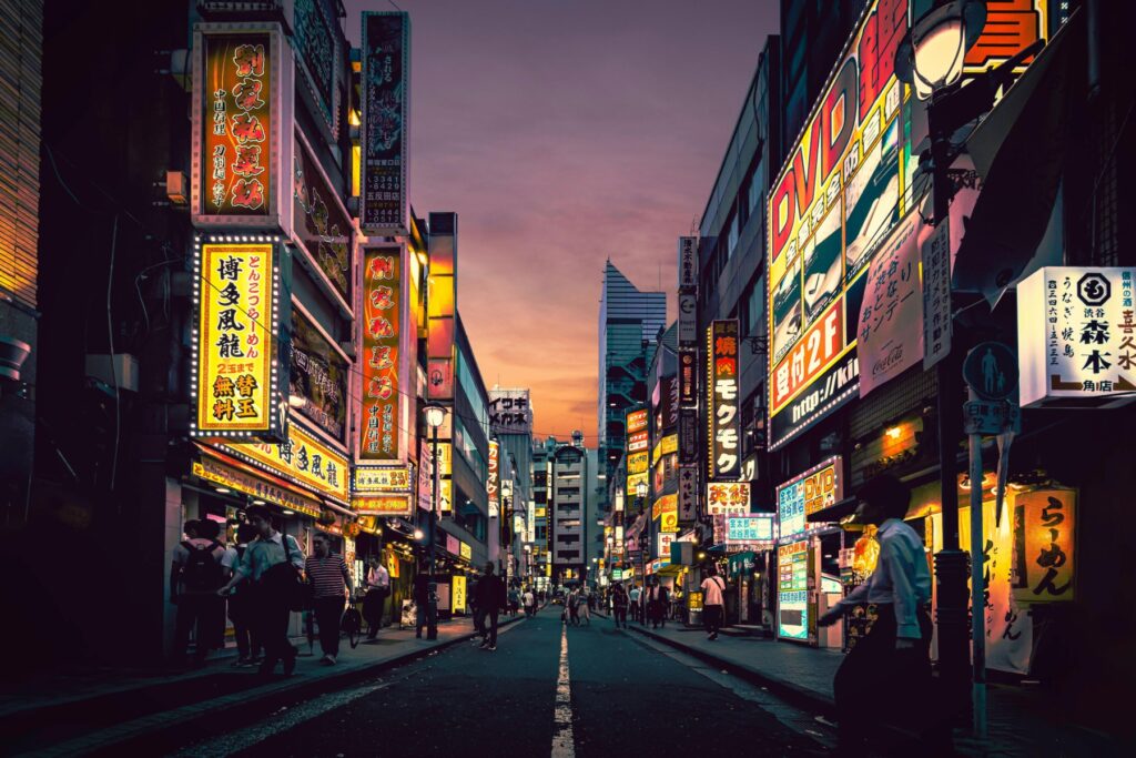 Record la Tokyo: în capitala japoneză plouă de 34 de zile
