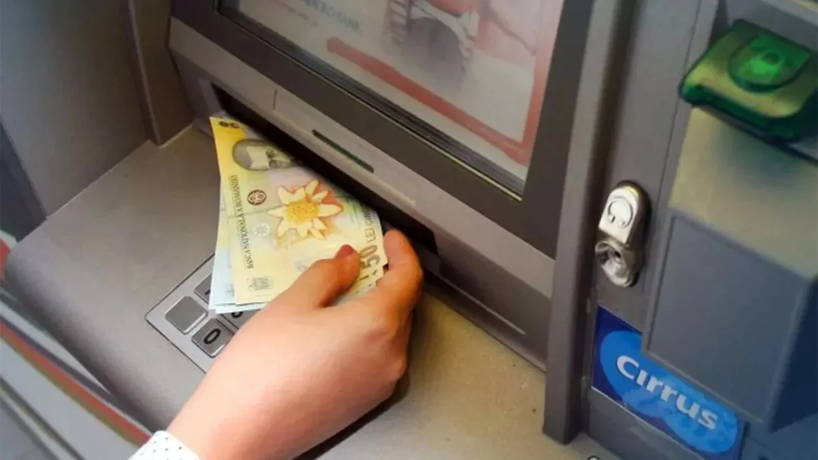Lege nouă pentru bancomate: Retrage orice sumă dorești de la ATM