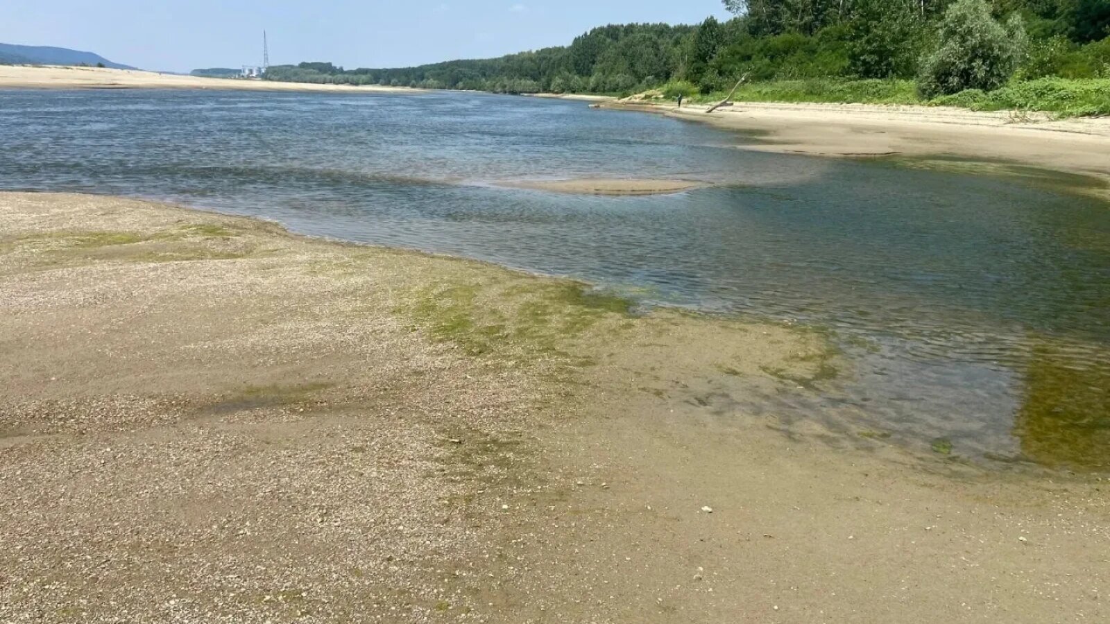 Dunărea continuă să scadă. Repornirea reactoarelor de la Cernavodă se îndepărtează