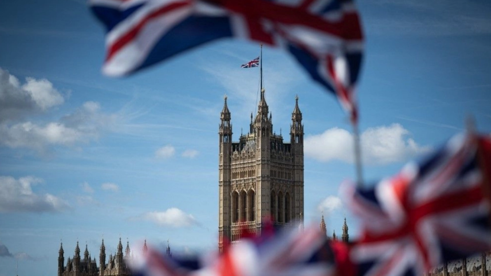 Deși muncesc cot la cot cu britanicii, românii sunt cei mai nedoriți migranți din Marea Britanie. Cum s-a ajuns la această situație
