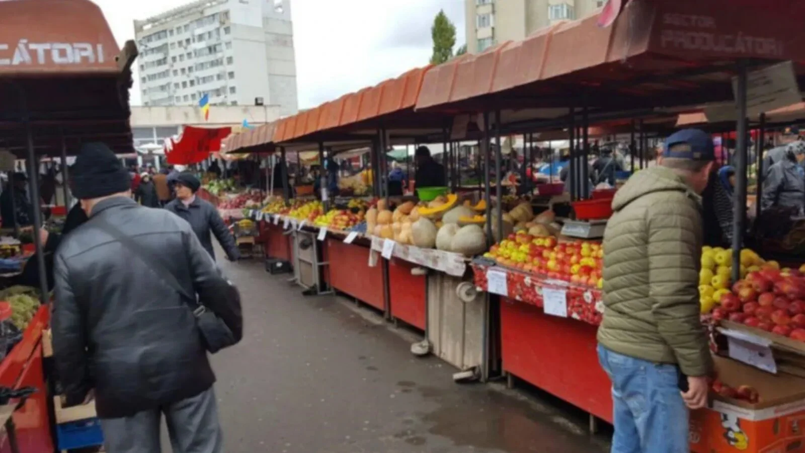 Comercializarea legumelor cu preturi psihologice precum 5.99 lei a ajuns si in piete