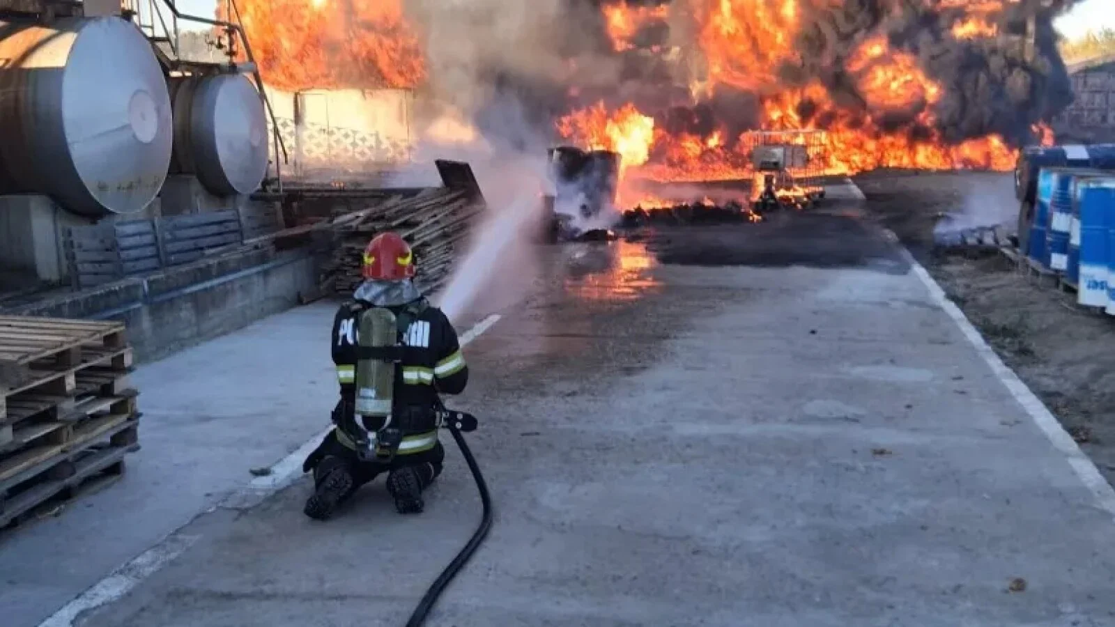 VIDEO Incendiu puternic în Vâlcea. Au fost emise două mesaje RO-Alert