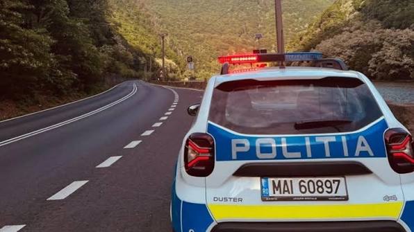 Doi șoferi reținuți la Huedin în mai puțin de 24 de ore. Unul a încercat să schimbe locul cu pasagerul când a văzut Poliția