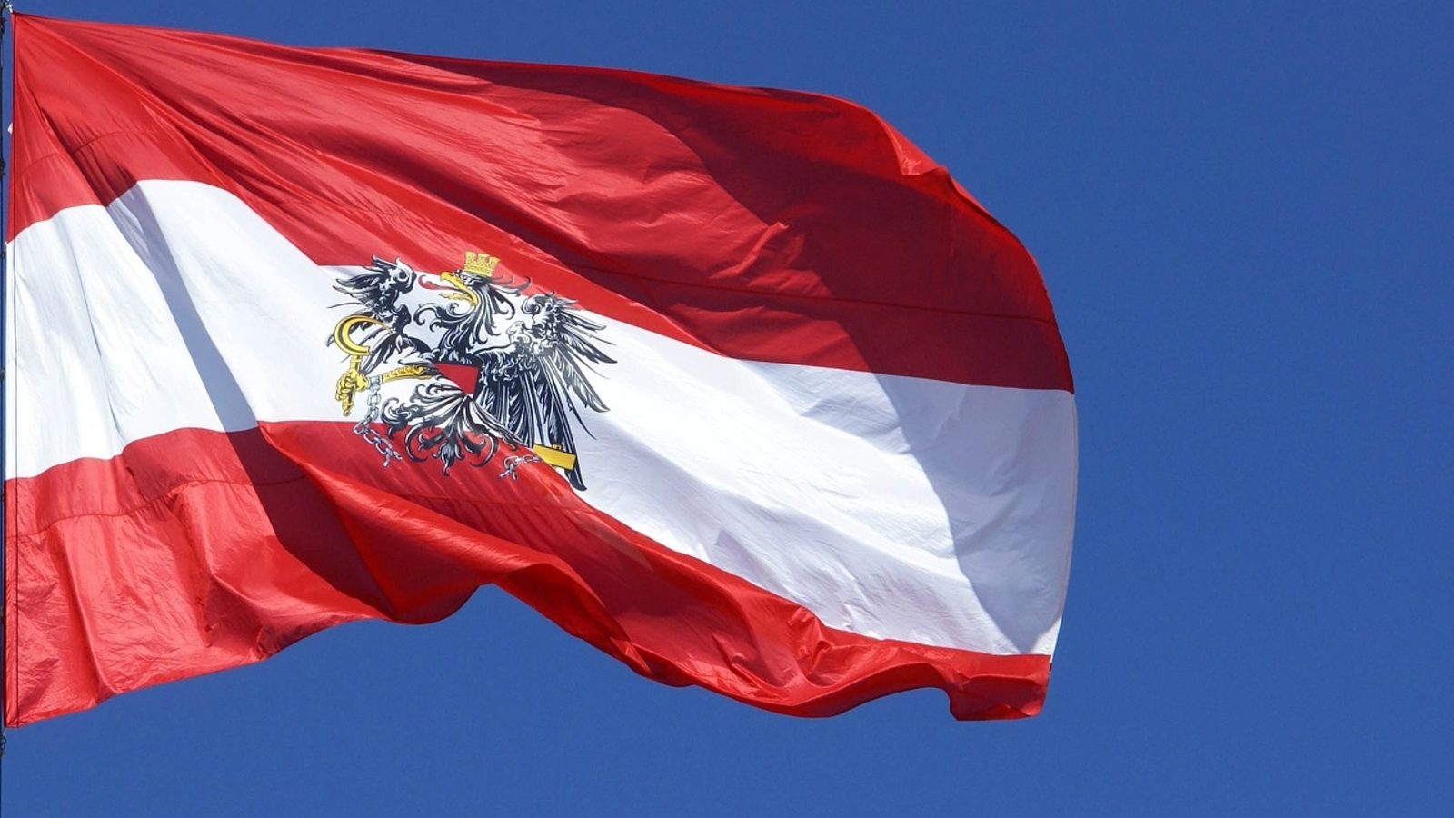 Extrema dreaptă prinde avânt puternic și în Austria: Vicecancelarul care le-a suflat vânt în pânze demisionează