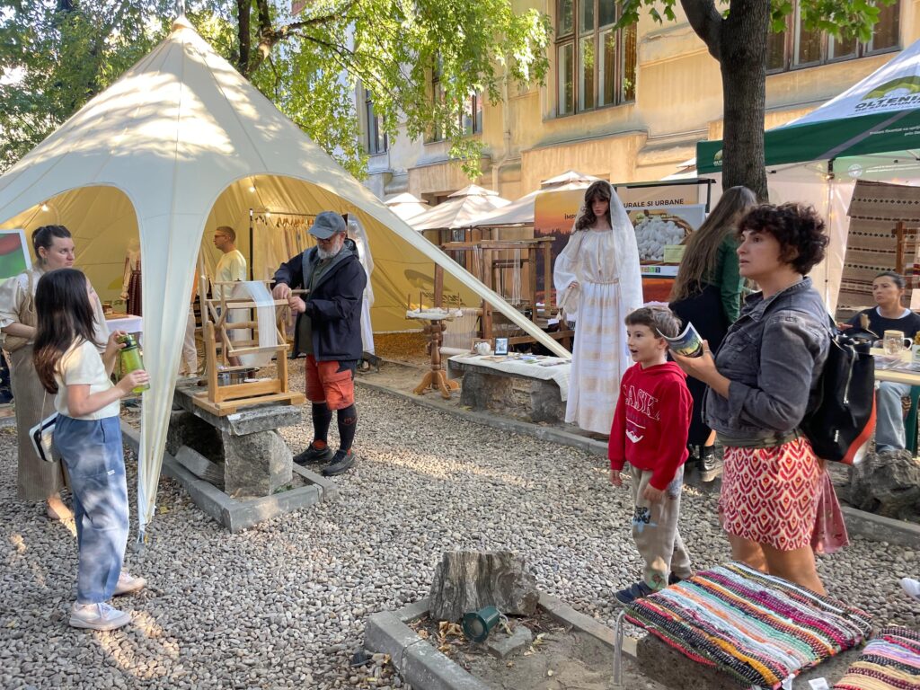FOTO VIDEO Oltenia de sub Munte nu a renunțat la statutul de Geoparc UNESCO / Florin Stoican: 100 din 101 criterii sunt îndeplinite / Regiunea cu 380 de milioane de ani de istorie geologică, adusă la București