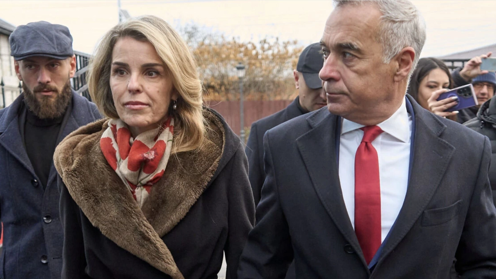 Cristela Georgescu a ajuns la DIICOT; urmează să vină și soțul ei: Anchetatorii caută inclusiv mesaje șterse în dosarul de 1,1 milioane de euro