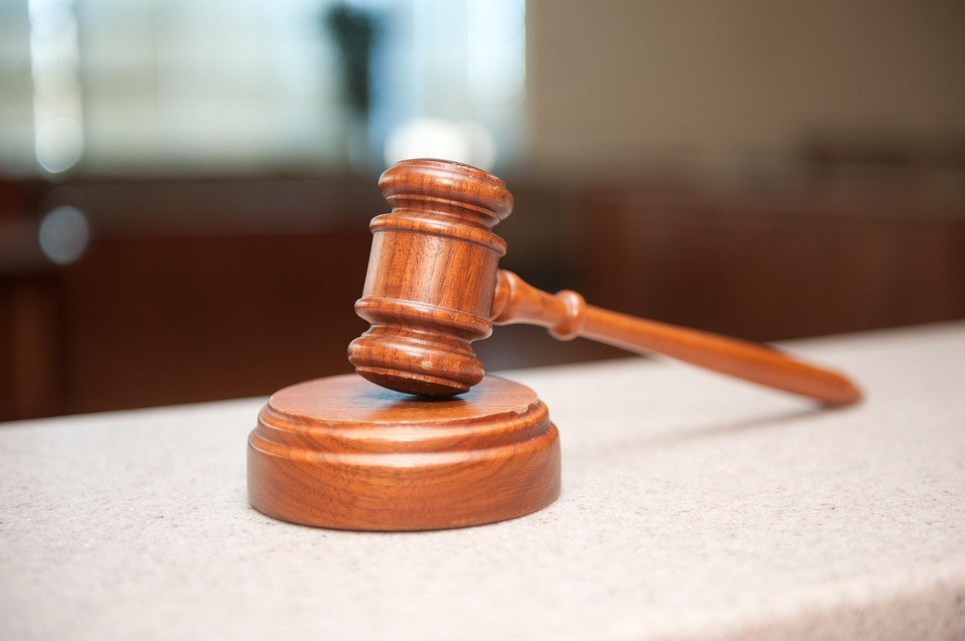 Executor judecătoresc, prins beat la volan de două ori într-o zi! Curtea de Apel Cluj l-a condamnat la închisoare cu suspendare