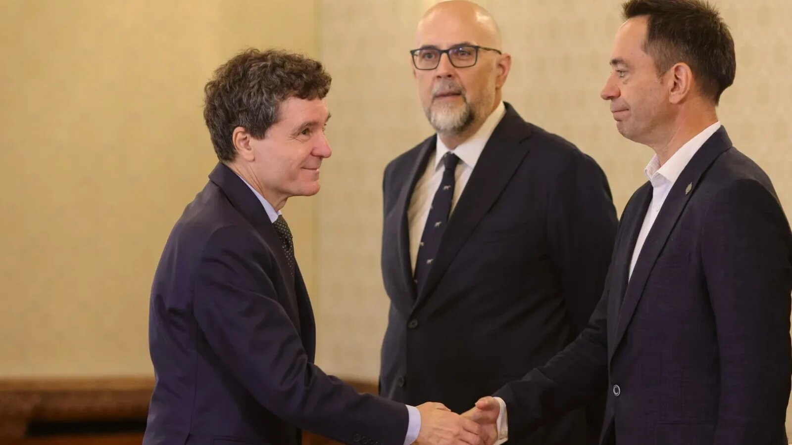 Luca Niculescu, în fața unui mozaic politic complicat. UDMR vede șanse mai mari, dar avertizează: „Ar fi foarte dificil”