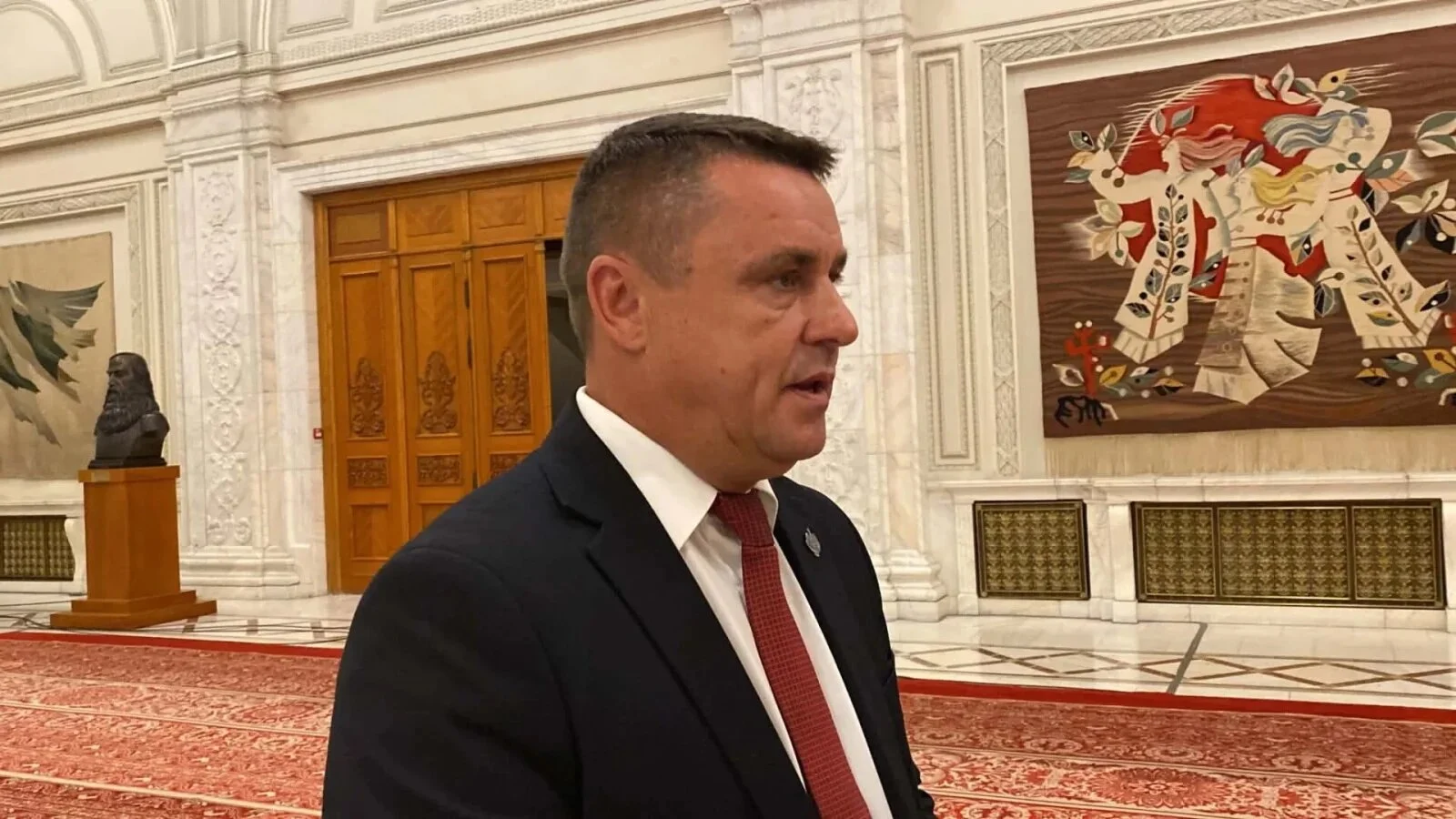VIDEO Încă un social-democrat se alătură demersului AUR de a-l suspenda pe președintele Nicușor Dan! A făcut anunțul fiind însoțit de un lider al partidului lui Simion
