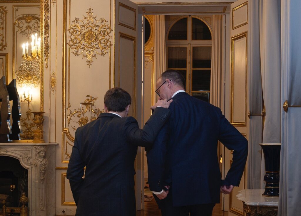 Handelsblatt: Merz și Macron inițiază o „schimbare istorică de direcție” în privința Chinei / “Sfârșitul naivității germane în politica față de Beijing”
