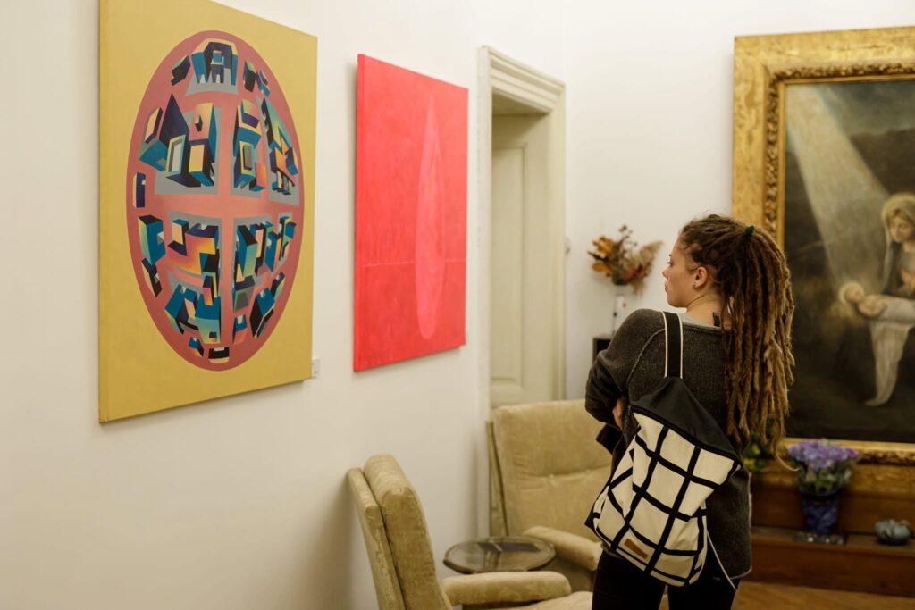 Kompus 6: Expoziție colectivă de artă plastică în Cartierul Armenesc
