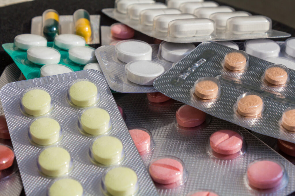 De ce lipsesc medicamente din farmacii? Auditul Ministerului Sănătății a constatat că monitorizarea se bazează pe „analize manuale” și sesizări punctuale / Cseke Attila: „Trebuie să trecem de la reacție la anticiparea riscurilor, printr-un sistem digital”