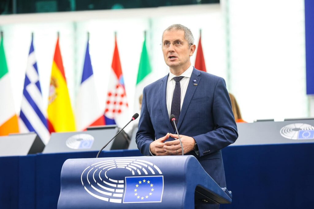 Europarlamentarul Dan Barna (USR): Este practic imposibil de constituit o majoritate parlamentară stabilă. Anticipatele sunt o variantă prin care se poate ieşi din blocajul în care ne aflăm