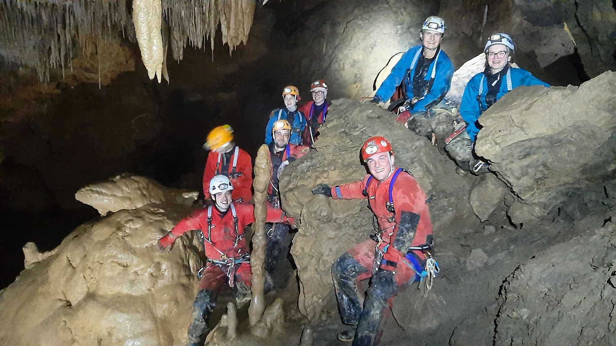 Salvatorii din Cluj, alături de specialiști din 30 de țări! Tehnici de intervenție în peșteri, exersate la o reuniune europeană