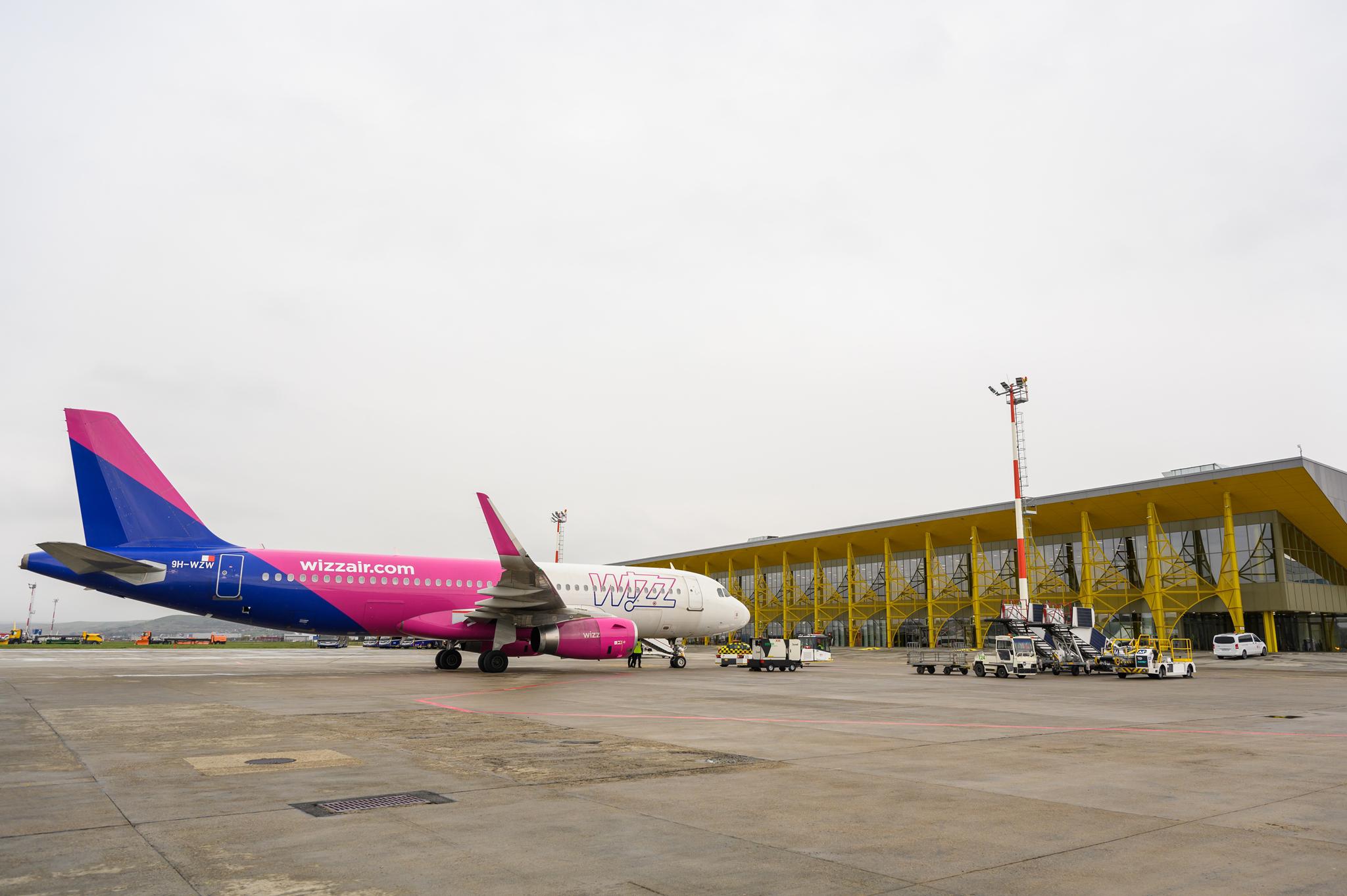 EXCLUSIV. Cum își bate joc Wizz Air de clujeni, după ce a anulat zborurile Cluj-Abu Dhabi: „Am făcut rebooking, iar acum a anulat și cursele astea”