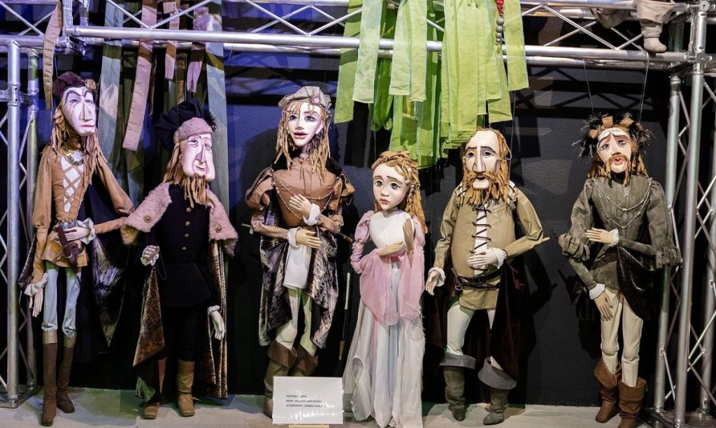 Teatrul Ţăndărică aduce în Piaţa Obor, în luna octombrie, „Târgoveţii de poveşti – traseu cultural”
