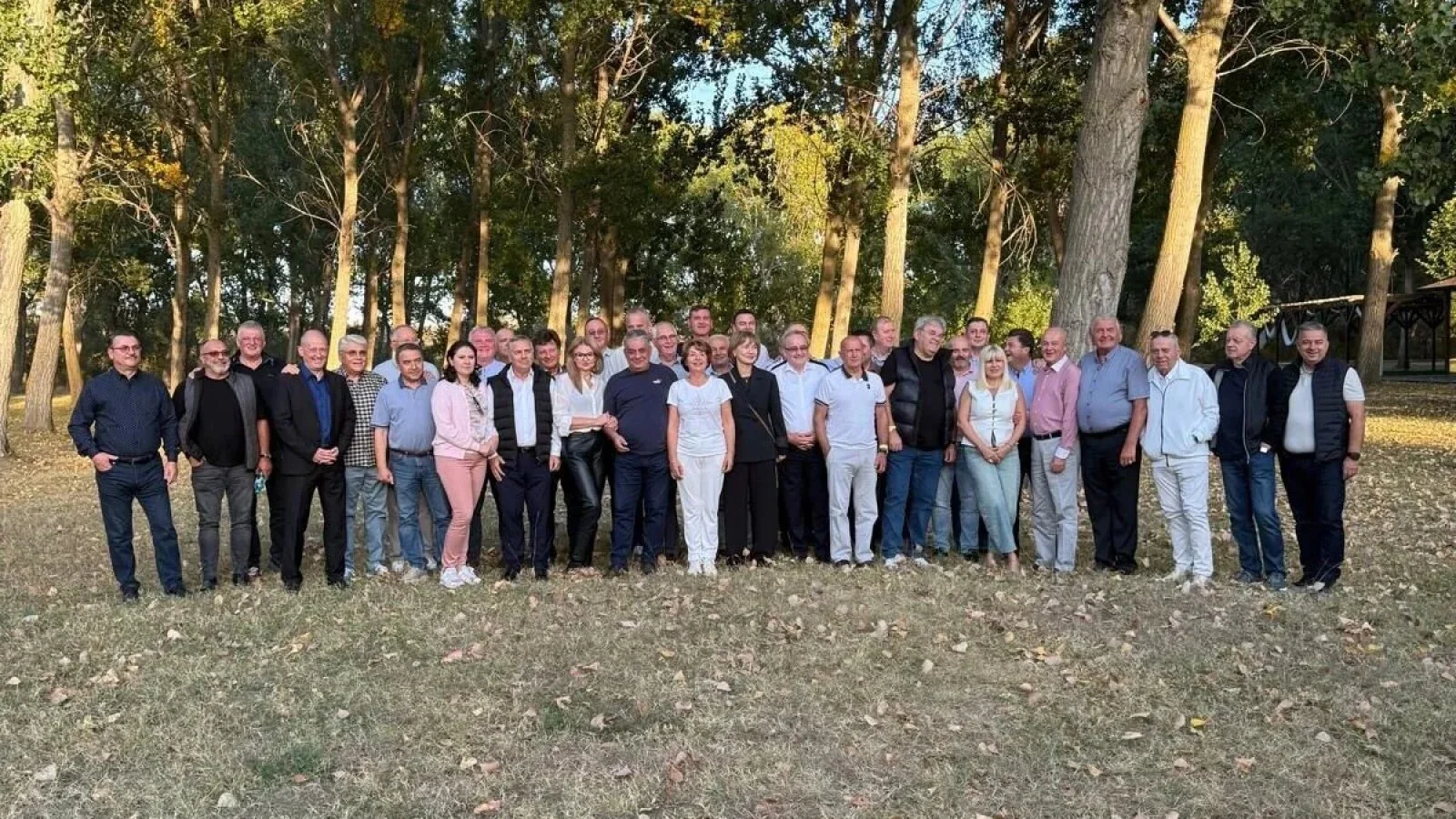Foști parlamentari și lideri locali PDL s-au întâlnit la un resort din Vrancea. Udrea și Pinalti, printre invitați