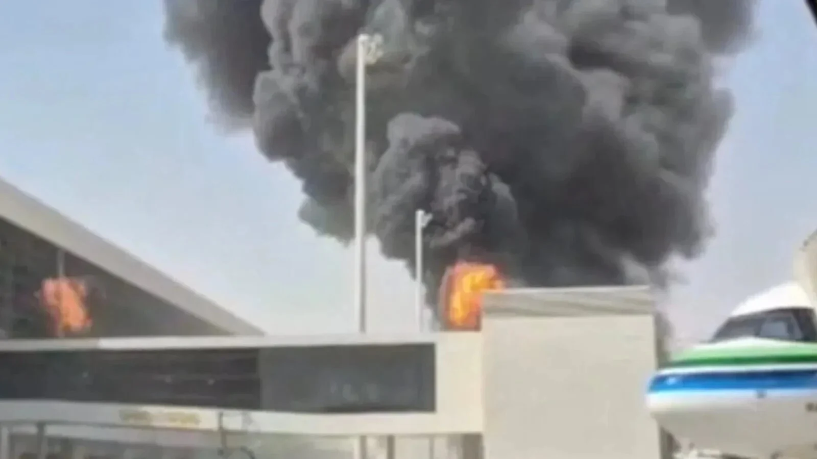 Ultimul bilanț al victimelor după cele trei atacuri asupra aeroportului internaţional din Riad