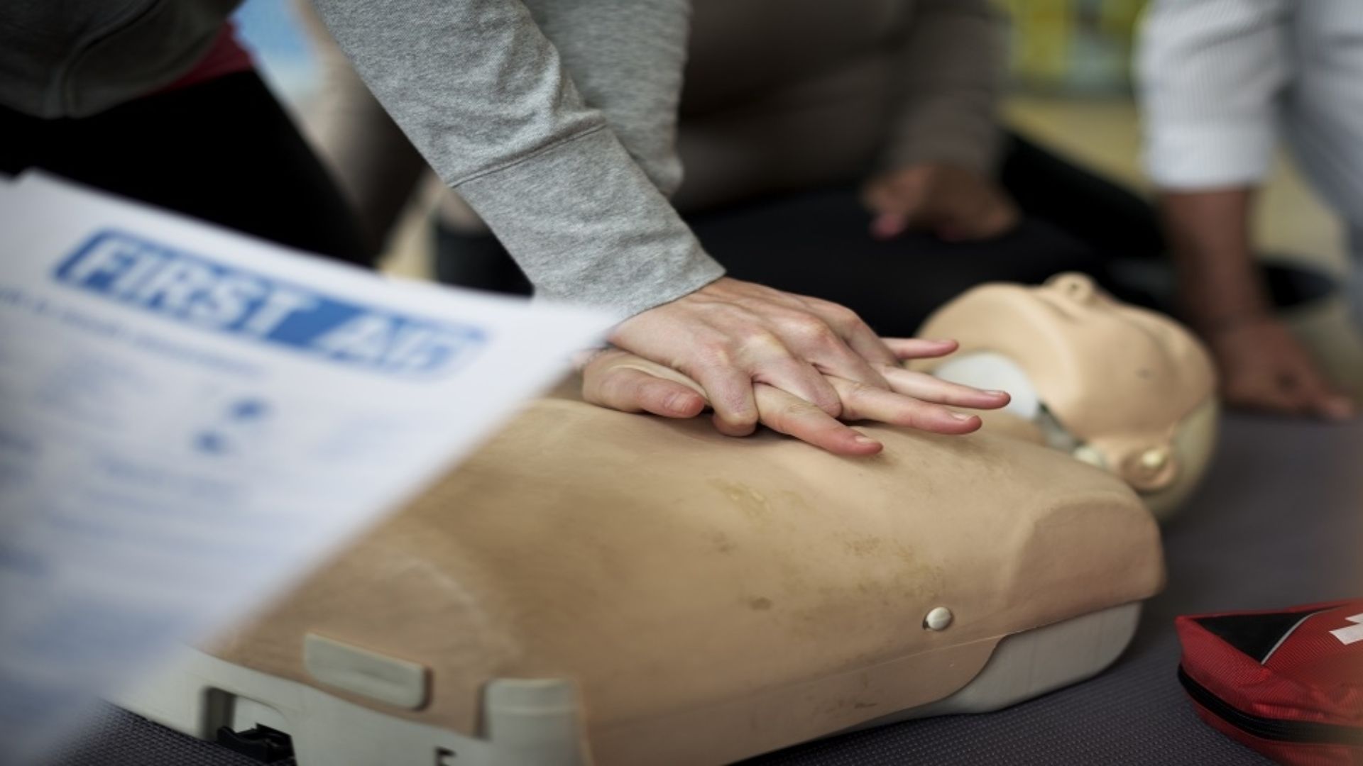 ISU Cluj îi învață pe clujeni cum să se pregătească pentru dezastre: Lecții de prim-ajutor, exerciții de evacuare și porți deschise la toate subunitățile
