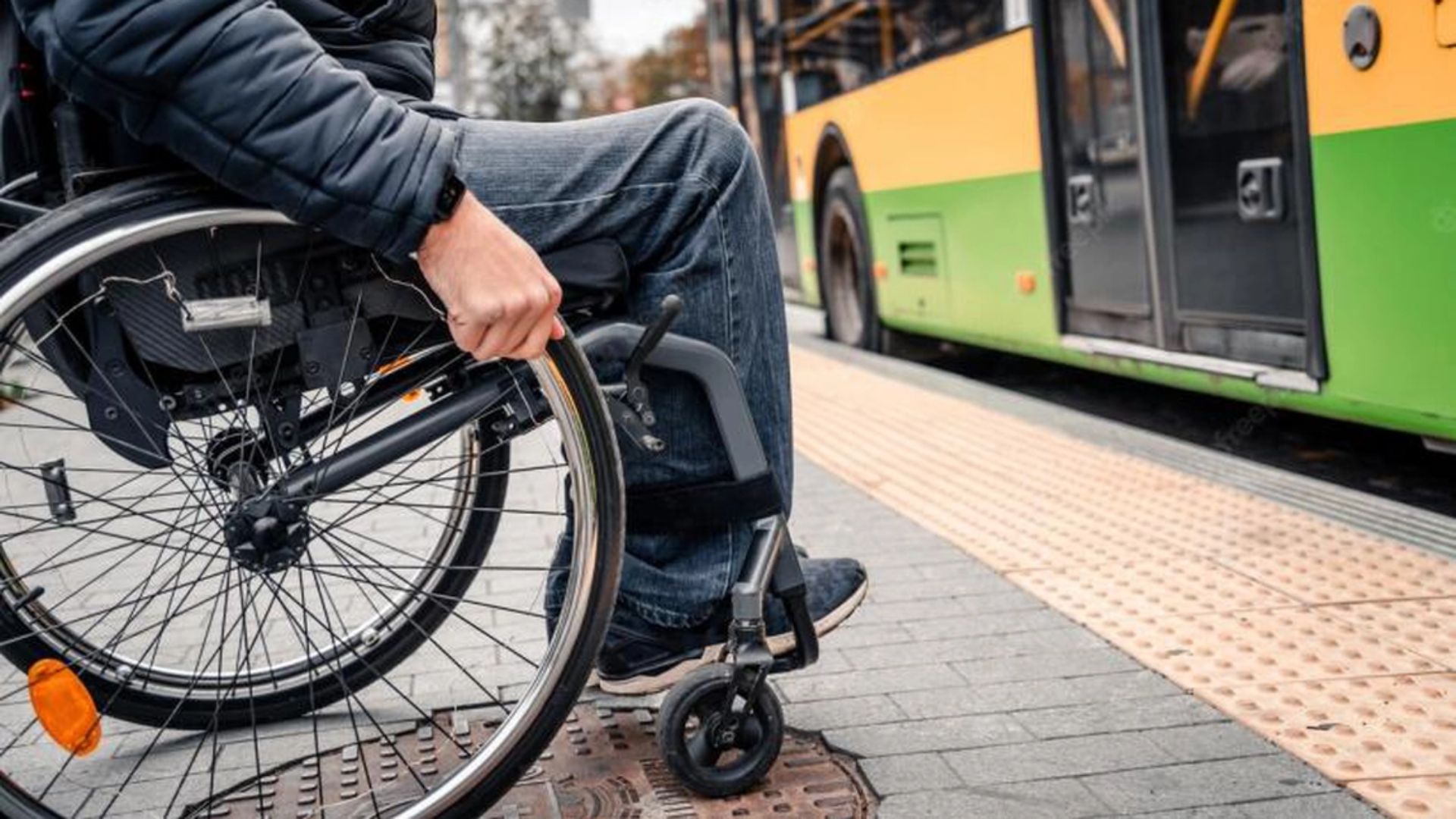 Ce drepturi au persoanele cu dizabilități în 2026:Ffacilități la transport, reduceri de impozite, card de carburant și posibilitatea pensionării anticipate