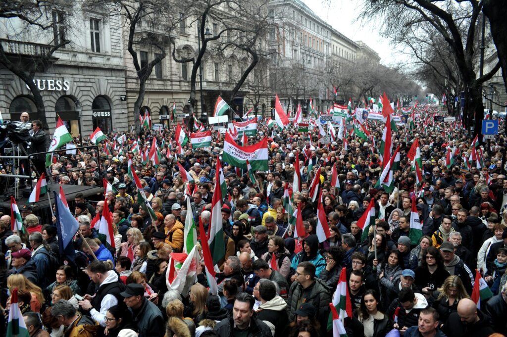 Marș al minorităţii rome din Ungaria pe 17 noiembrie, în Budapesta / Cer o participare mai activă la viaţa publică şi la deciderea viitorului ţării