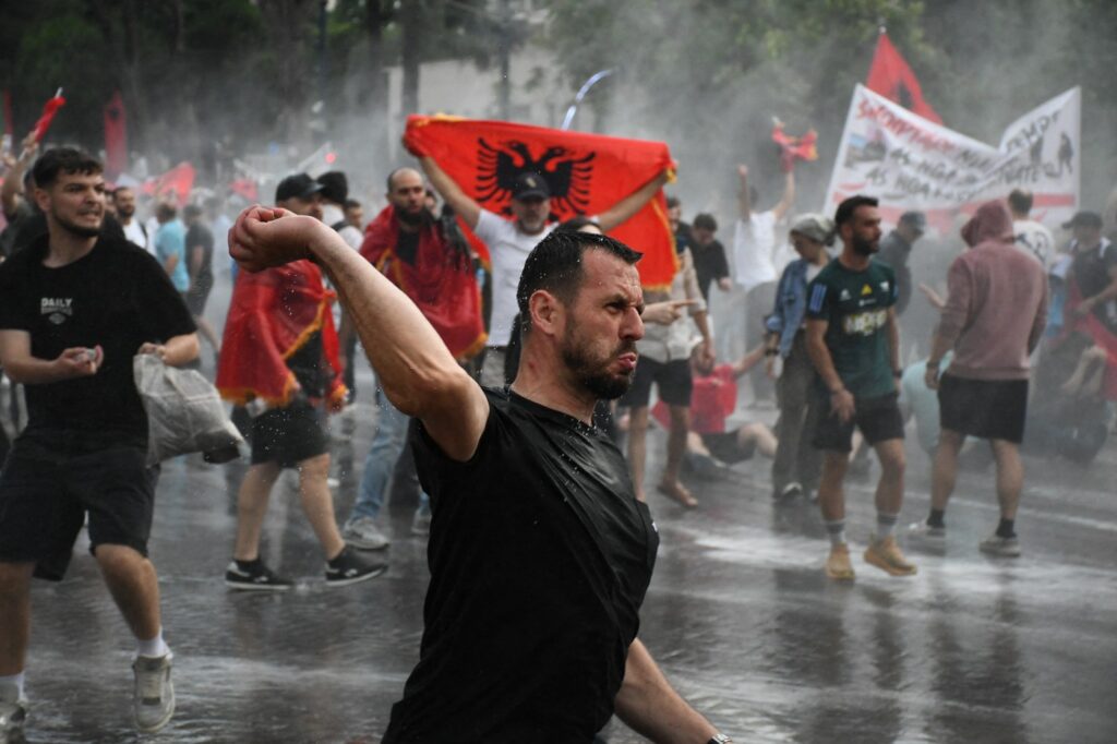 Proteste în Albania / Ciocniri între poliţie şi studenţi, la Tirana
