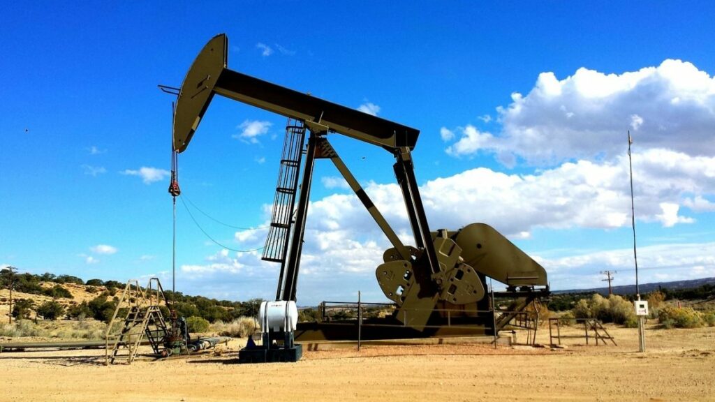 Petrolul se scumpește din nou după atacurile teroriștilor houthi în Arabia Saudită