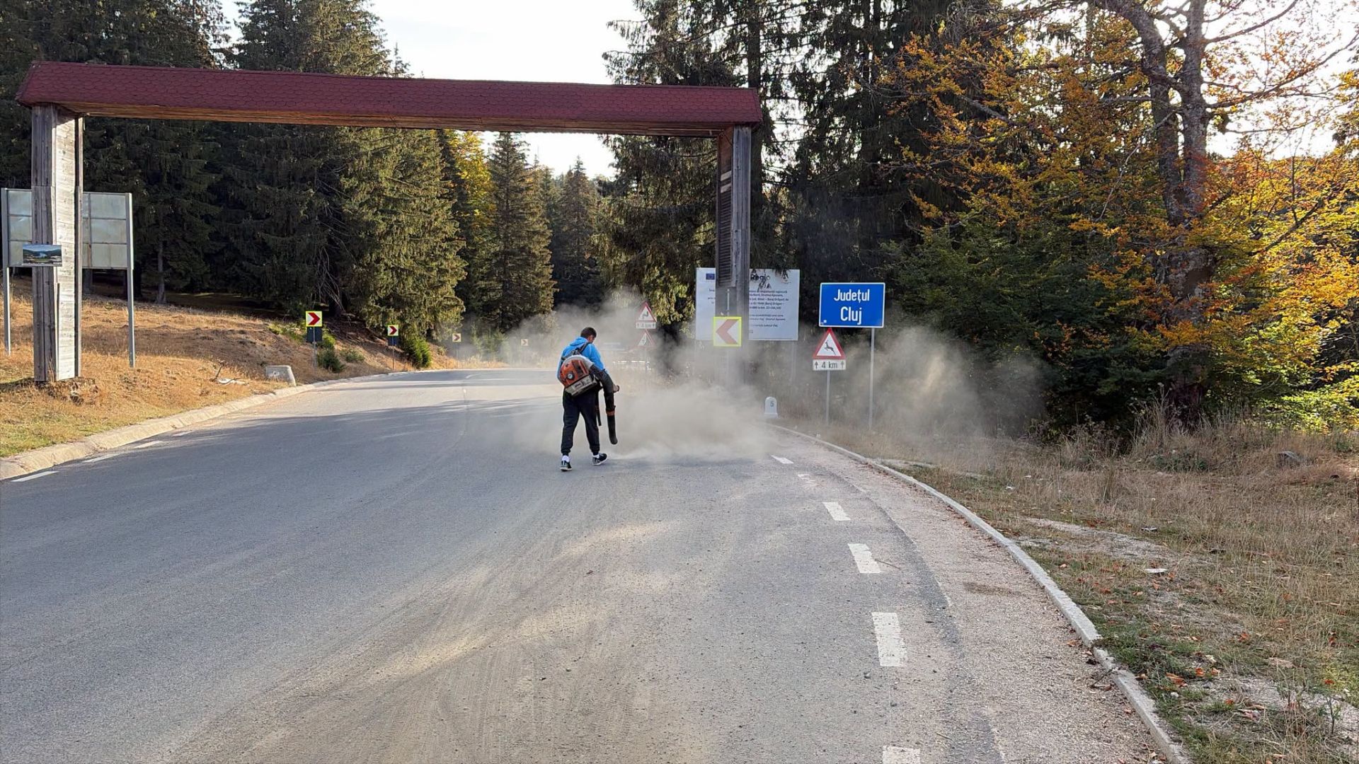 Drumul spectaculos spre Barajul Drăgan e luat la curățat! Consiliul Județean Cluj intervine pe traseul care leagă Apusenii de Bihor