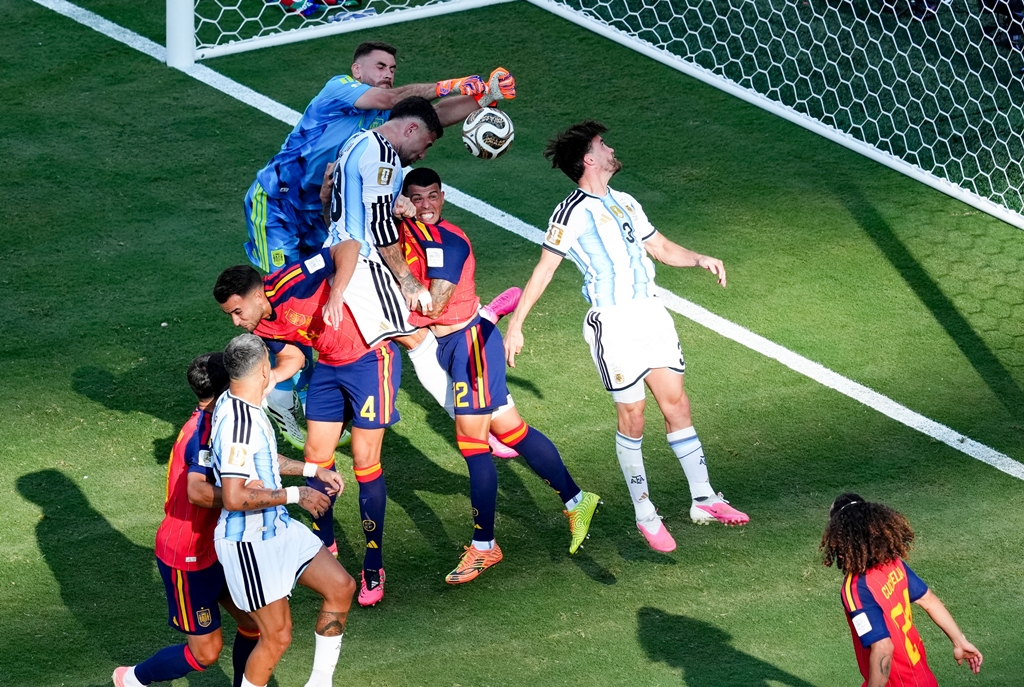 FIFA vrea să mute Mondialul de fotbal din 2034 în anul 2035