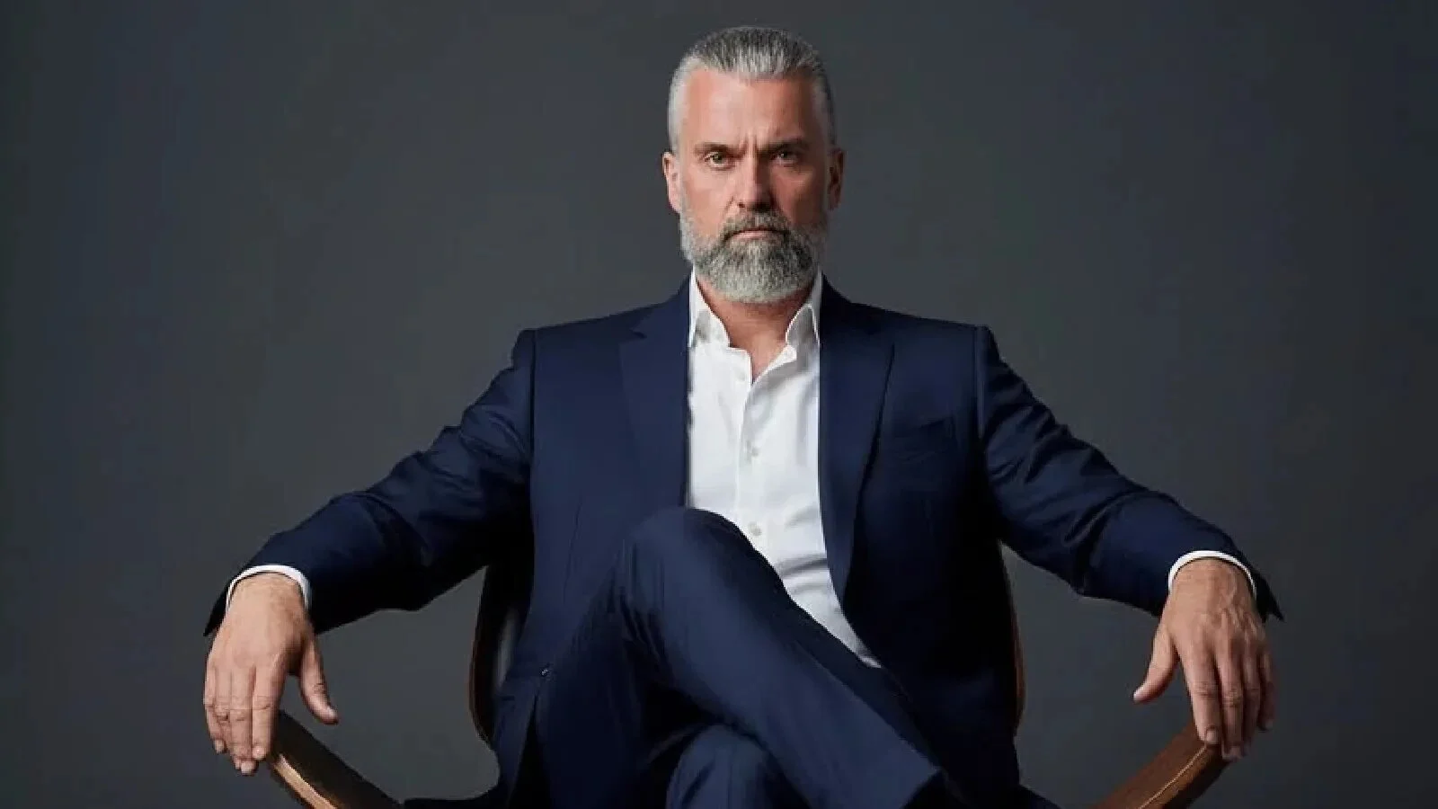 Cezar Ionașcu, influencerul care dă lecții de masculinitate, a intrat în politică. Noua formațiune e condusă de fostă președintă a Tribunalului Argeș