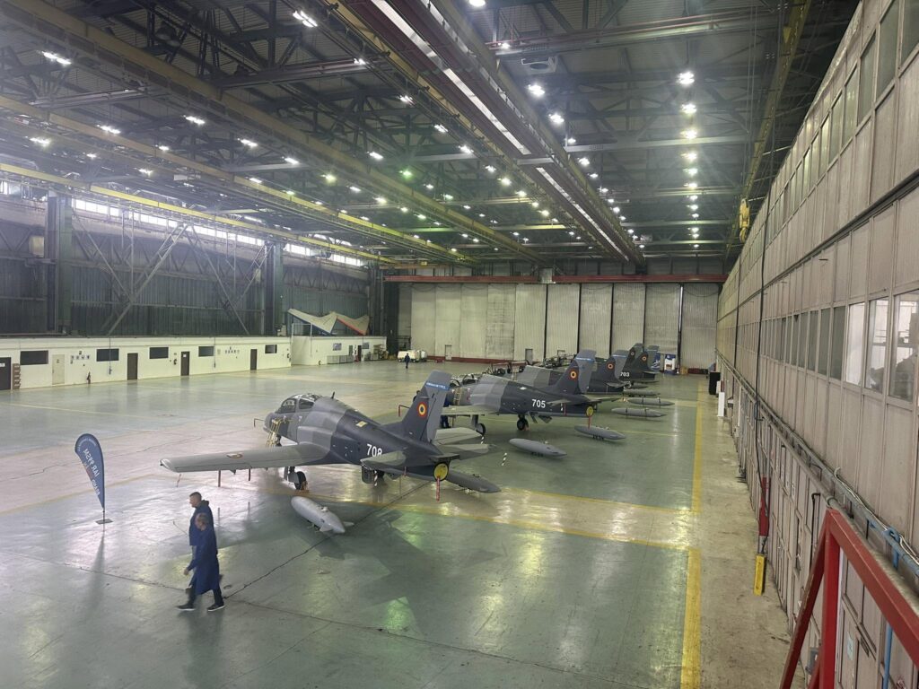 Raport al Curții de Conturi la Avioane SA Craiova | Avioane nelivrate la timp Ministerului Apărării, salarii majorate ilegal, achiziții greșite și pierderi financiare uriașe