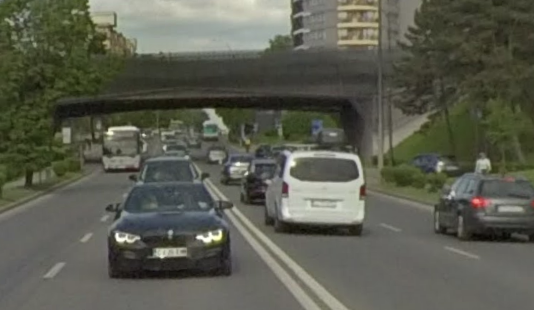 Clujenii, prinși în coloană la ieșirea de pe E60! Un șofer a găsit o soluție pentru aglomerație: „Ar fi ideal și nu s-ar mai face coloana infinitului”