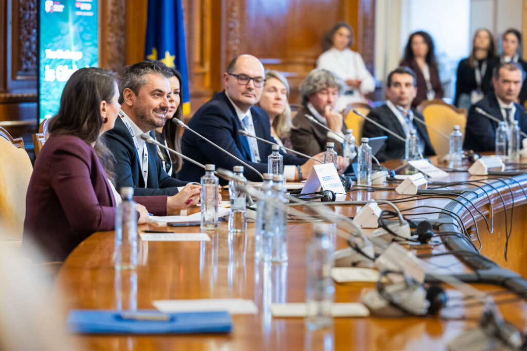 Centura Verde București–Ilfov, propusă ca infrastructură naturală, alături de drumuri și rețele energetice / Alex Găvan: Aproximativ 100.000 ha de pădure din jurul orașelor ar urma să fie protejate de exploatarea comercială / Avocată de mediu din Germania: Legislația europeană nu recunoaște suficient rolul naturii