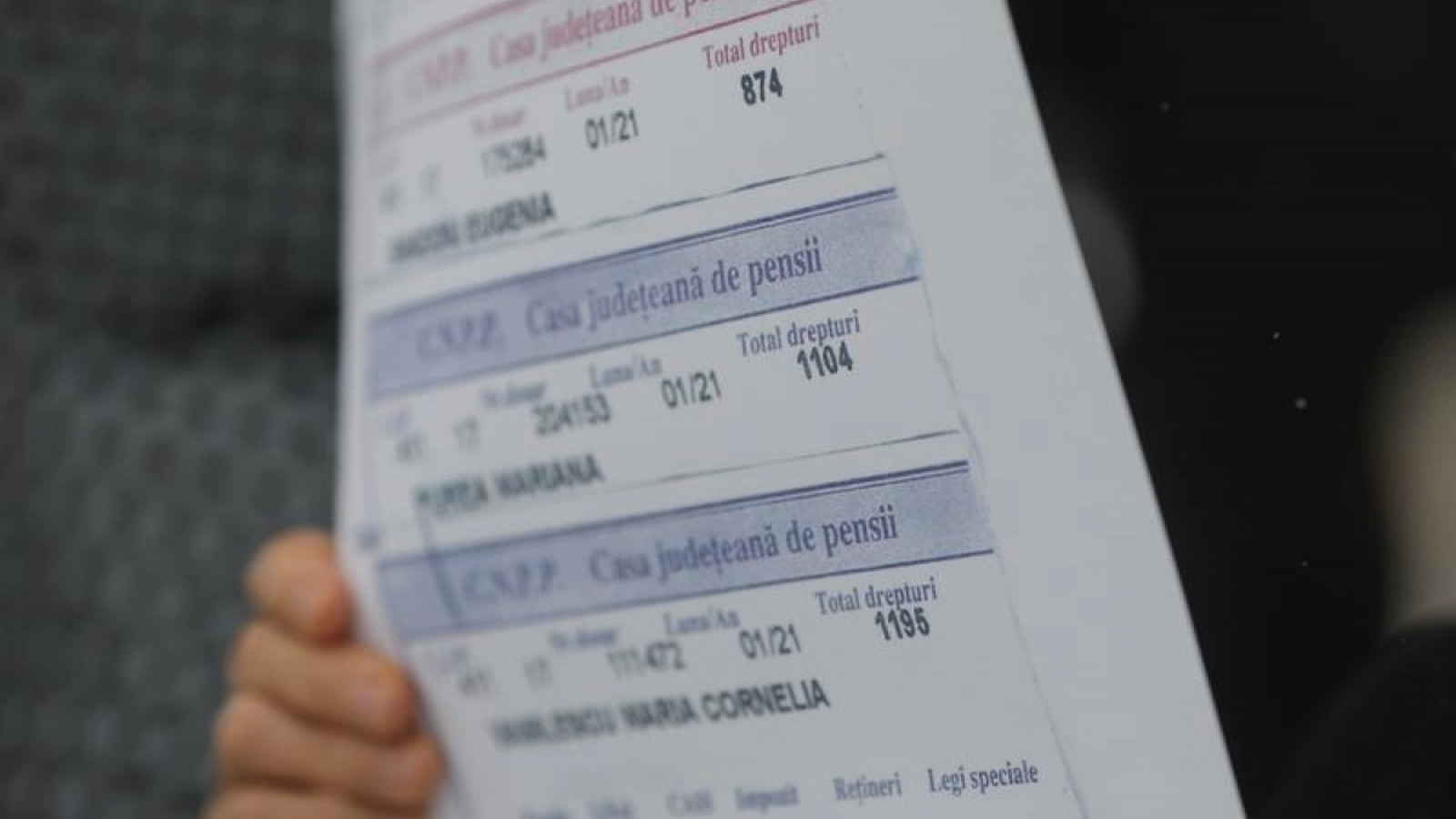Program de guvernare - Noul Guvern promite creșterea pensiilor, iar pensia minimă va avea o creștere specială/ Legea salarizării NU se adoptă anul acesta