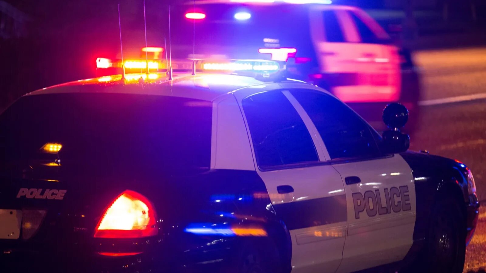 Atac armat la o școală primară din Oregon: copii răniți și atacator împușcat mortal
