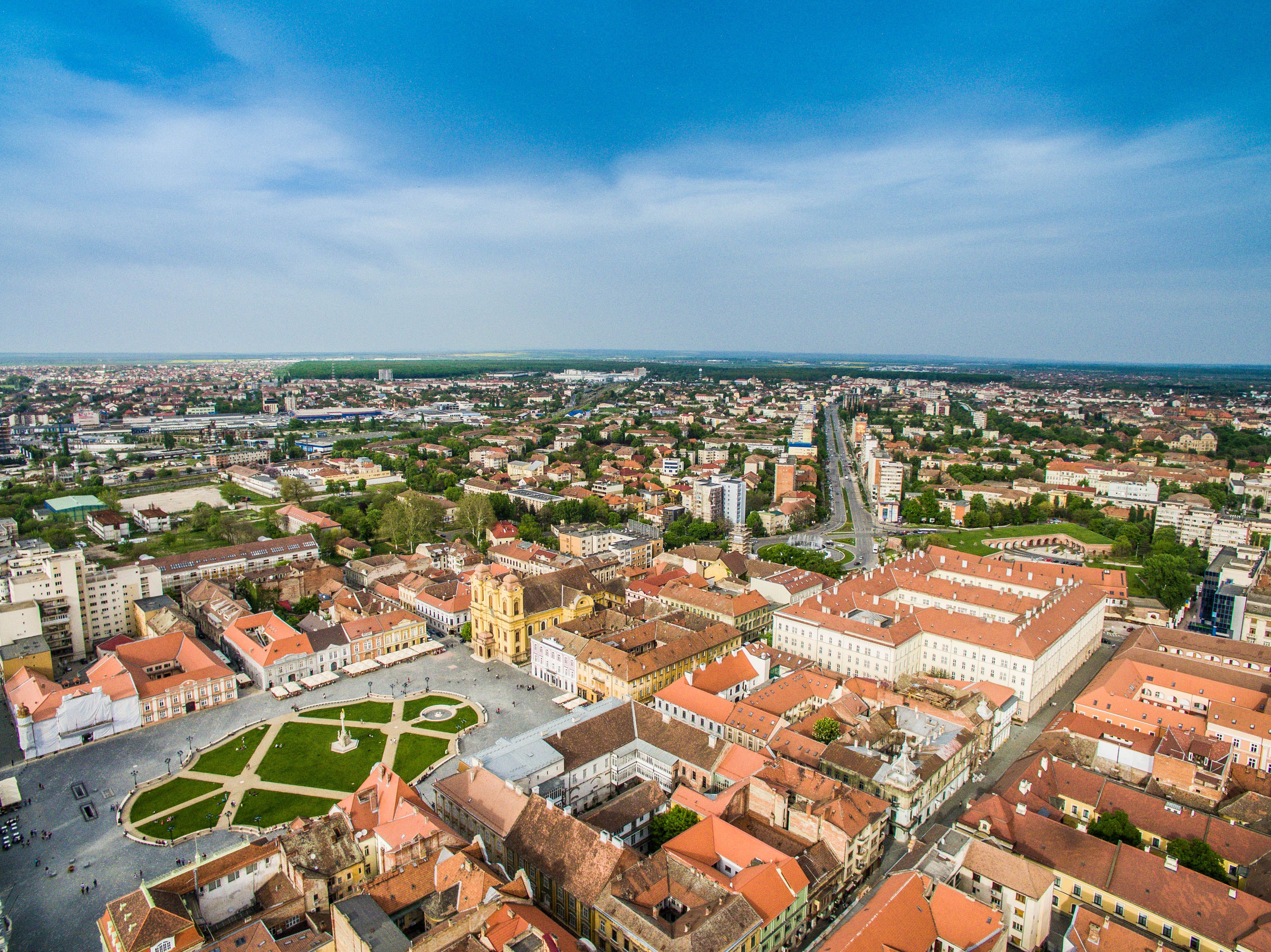Merită să cumperi un apartament din Cluj pentru a-l da în Cluj? Ce spun cei care au investit deja: „Ce-i în mână, nu-i minciună”