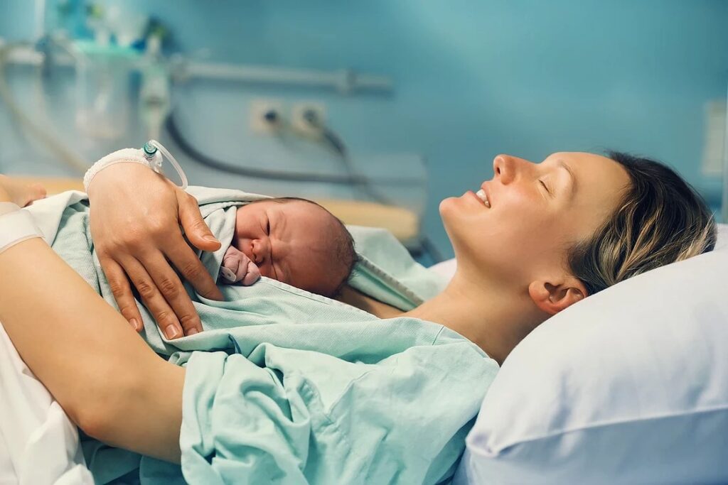 Medicii care tratează cele mai fragile creiere: cum lucrează un neurochirurg și un neonatolog pentru viața unui copil născut prematur