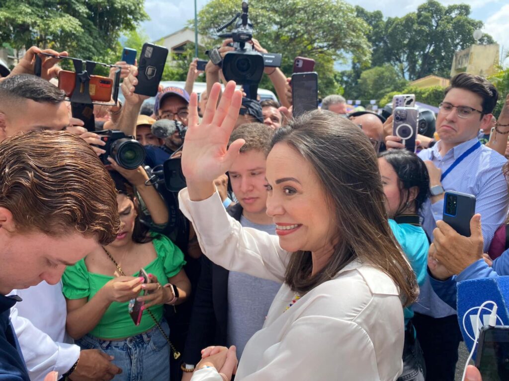 Lidera opoziției din Venezuela, Maria Corina Machado, s-a întors în țară după aproape un an de exil