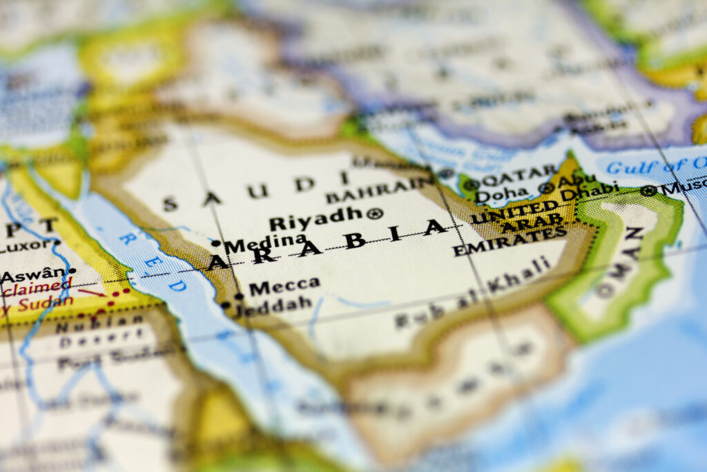 Arabia Saudită redeschide parțial aeroportul din Riad, după un atac al rebelilor Houthi / Gruparea amenință cu noi lovituri