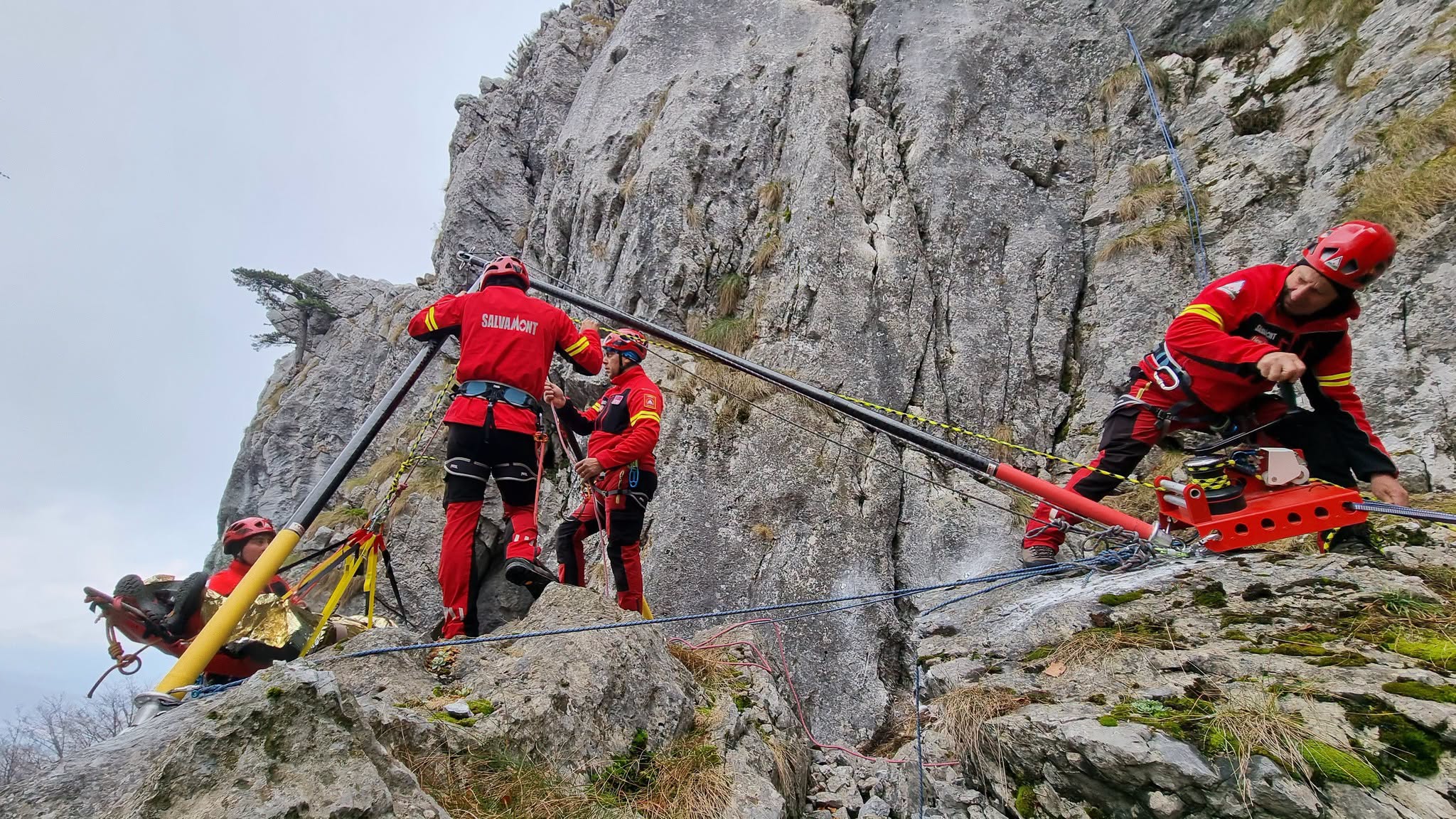 17 oameni salvați de pe munte în doar 24 de ore! Salvamont Cluj a intervenit de două ori. Care e județul cu cele mai multe urgențe și ce cer salvamontiștii