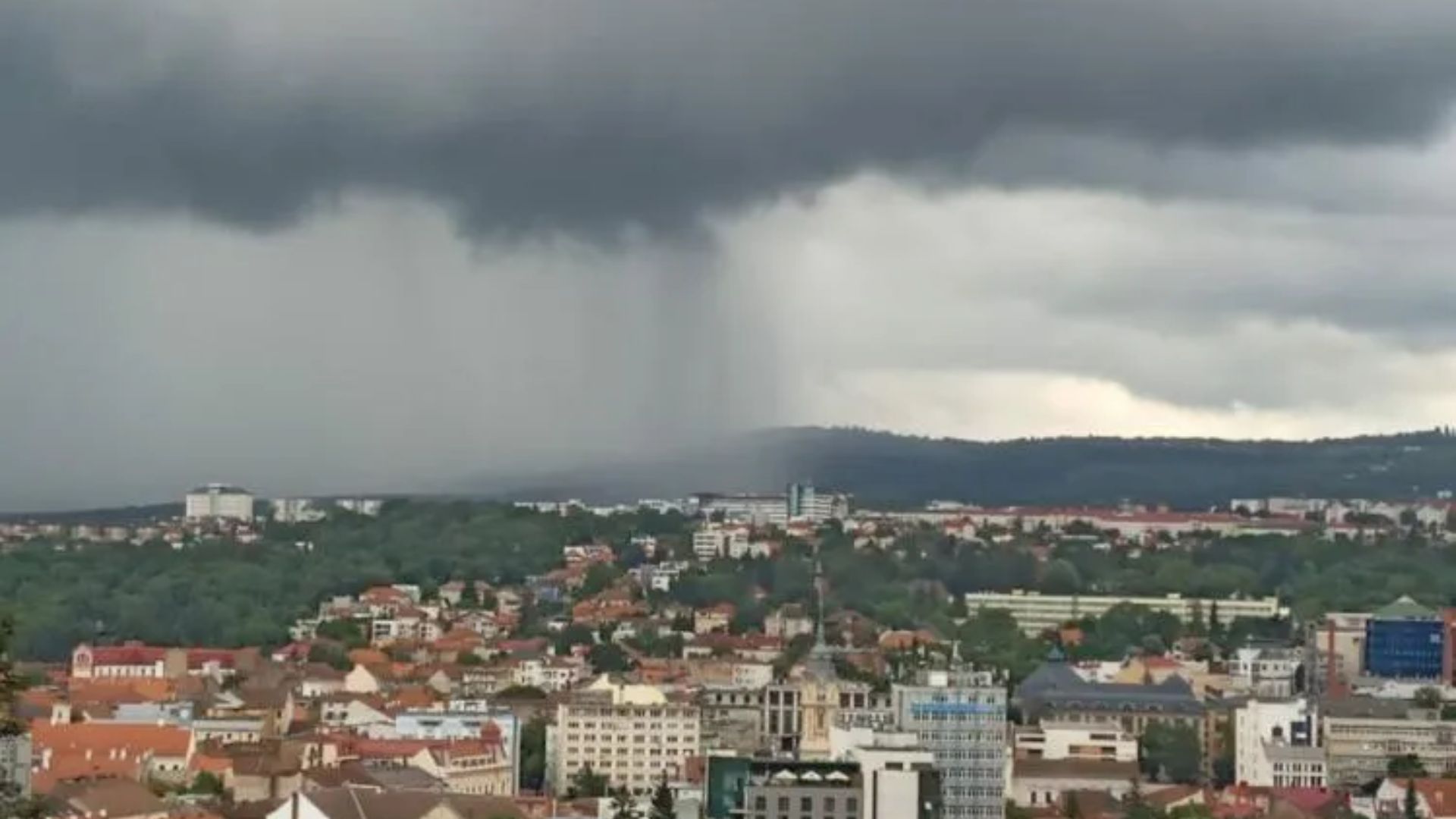 Noiembrie vine cu frig și ploi în România! Cum va fi vremea în Cluj și în restul țării, în următoarele patru săptămâni