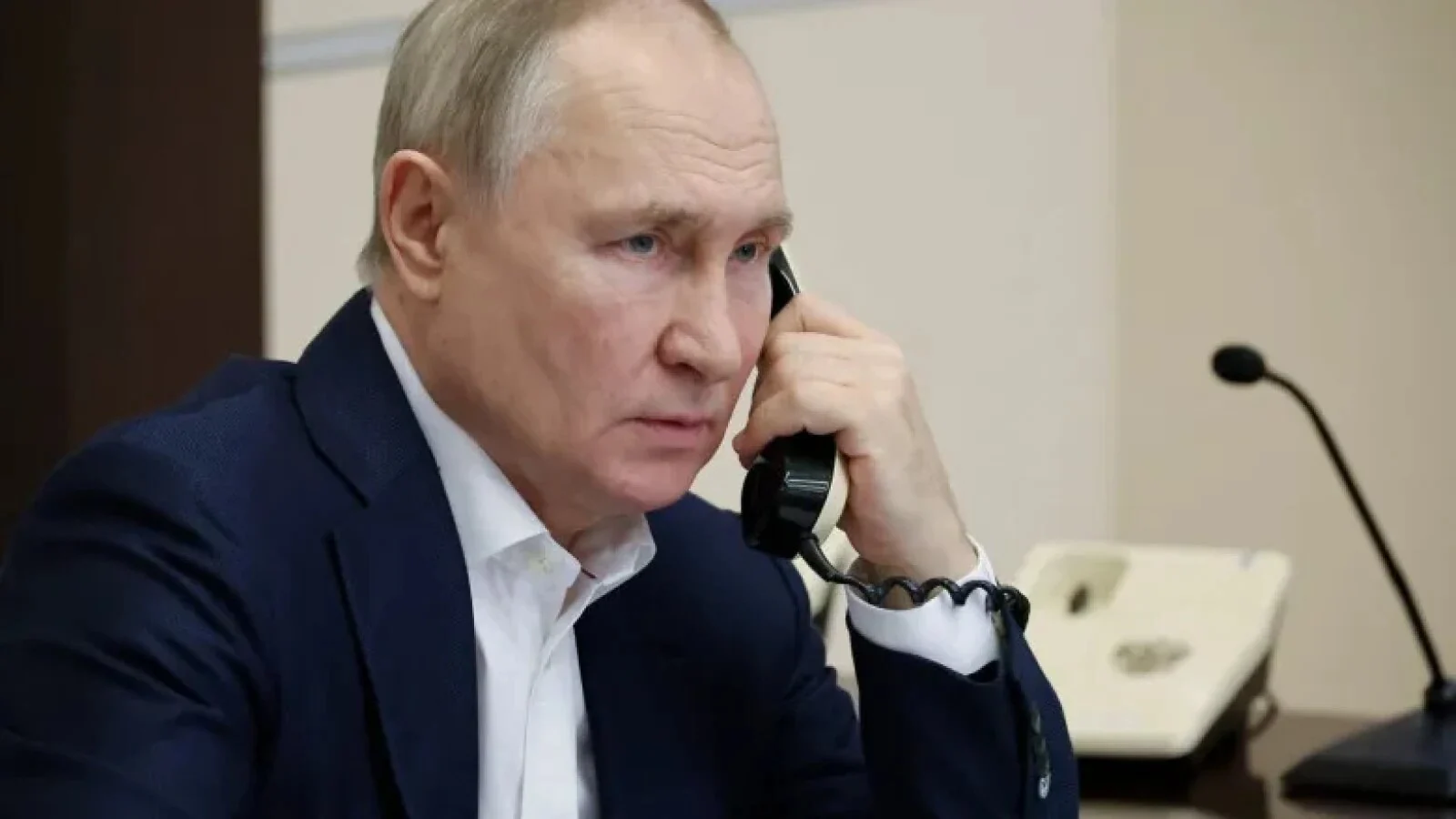 Un apel telefonic, 90 de minute de discuții și o singură concluzie. Vladimir Putin are o cerință și nu va renunță la ea