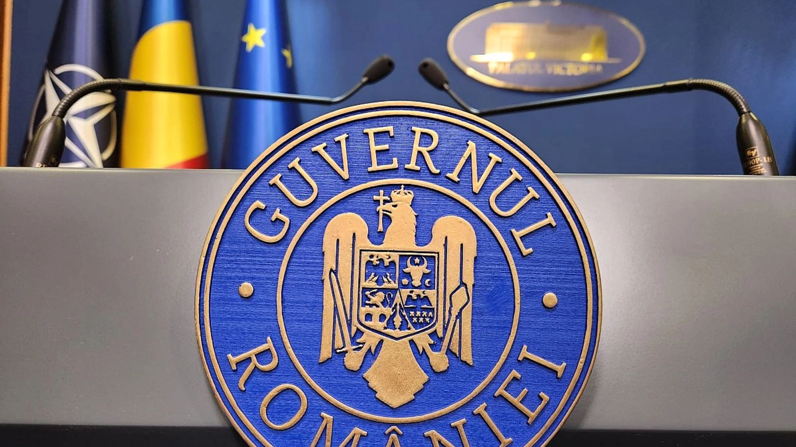 Lista oamenilor USR, înșurubați pe funcții bănoase și care acum vor fi măturați: Încasau lefuri generoase, iar sistemul PCR funcționa din plin