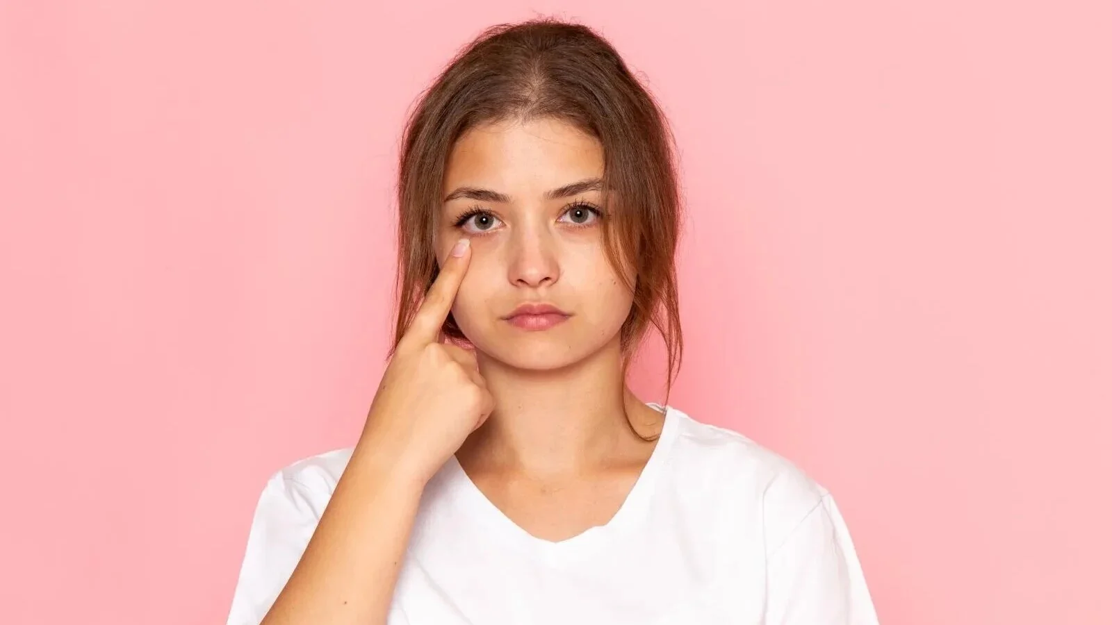 „Ferritin face”, fenomenul viral pe TikTok care ridică semne de întrebare. Ce pot ascunde cearcănele și pielea palidă
