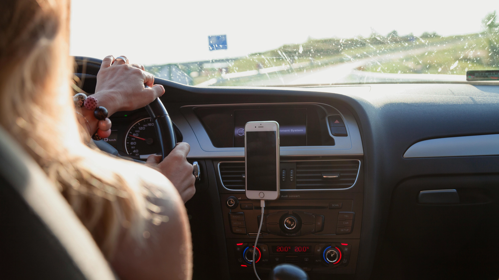 Măsuri pentru o posibilă criză a carburanților. O țară europeană analizează reducerea vitezei pe autostrăzi la 80 km/h