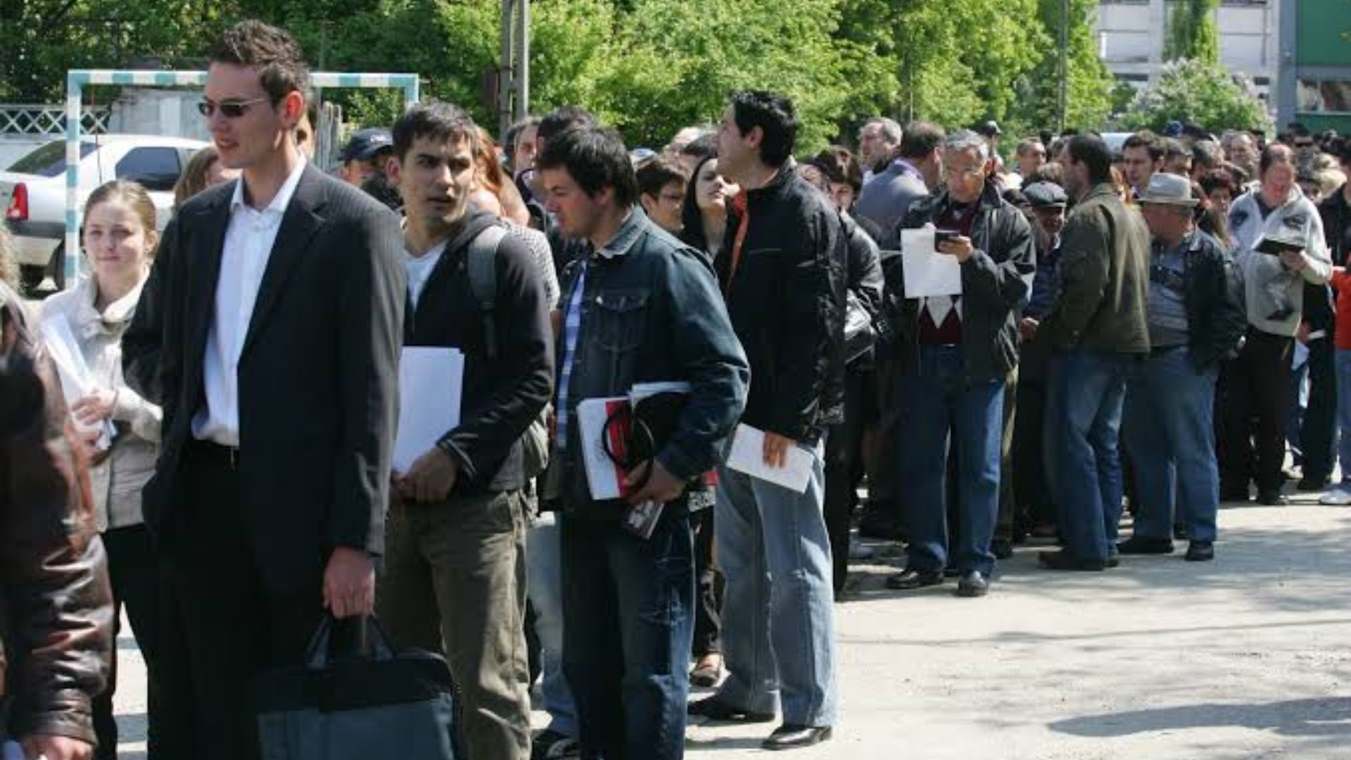 Peste jumătate de milion de români sunt șomeri! Cifrele pentru tineri sunt alarmante: Aproape unul din trei nu are un loc de muncă