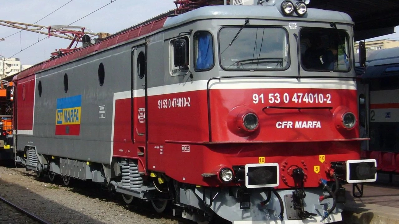 România le vinde la preț de fier vechi, bulgarii le repun în funcțiune. Afacerea cu locomotive CFR cumpărate la licitațiile ANAF