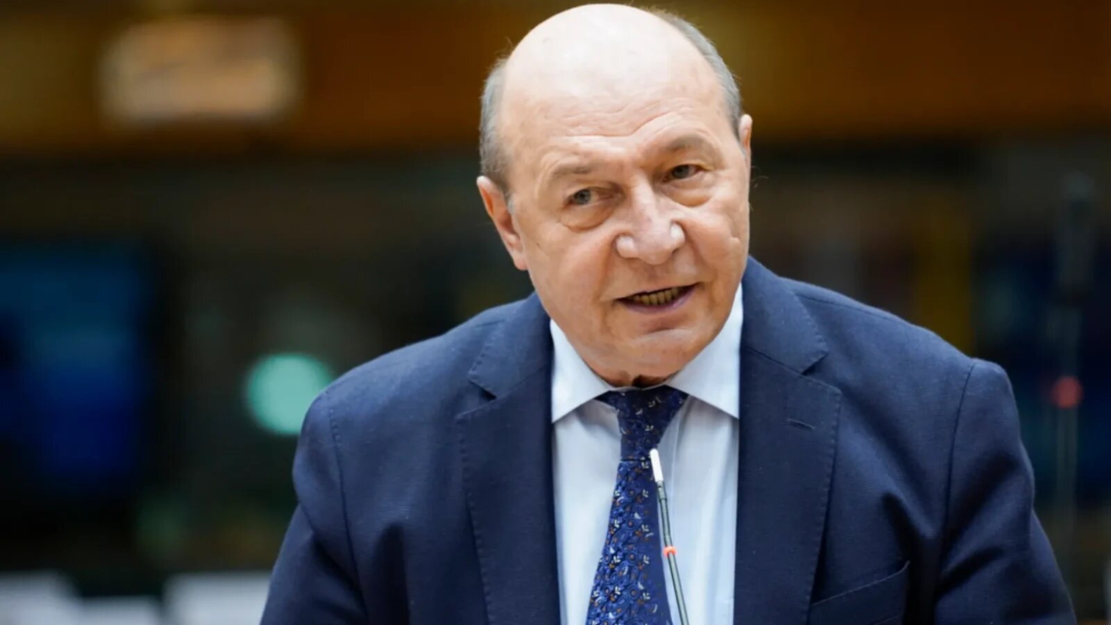 Traian Băsescu avertizează asupra impozitării locuințelor în funcție de valoarea de piață: „Riscăm să-i scoatem pe pensionari în stradă”. Ce spune despre situația economică a României
