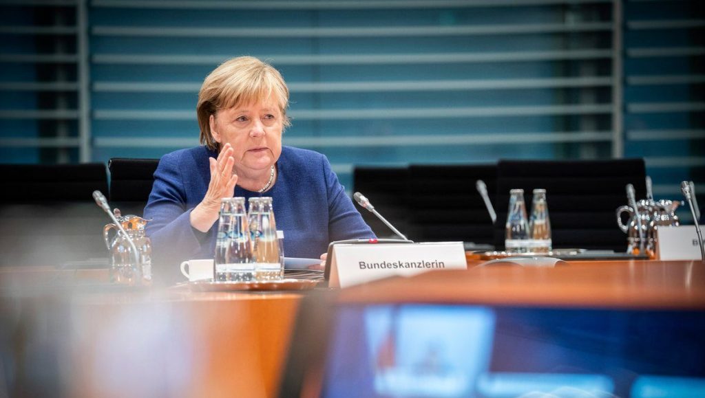 Este timpul ca Germania să aibă prima femeie preşedinte, consideră Angela Merkel