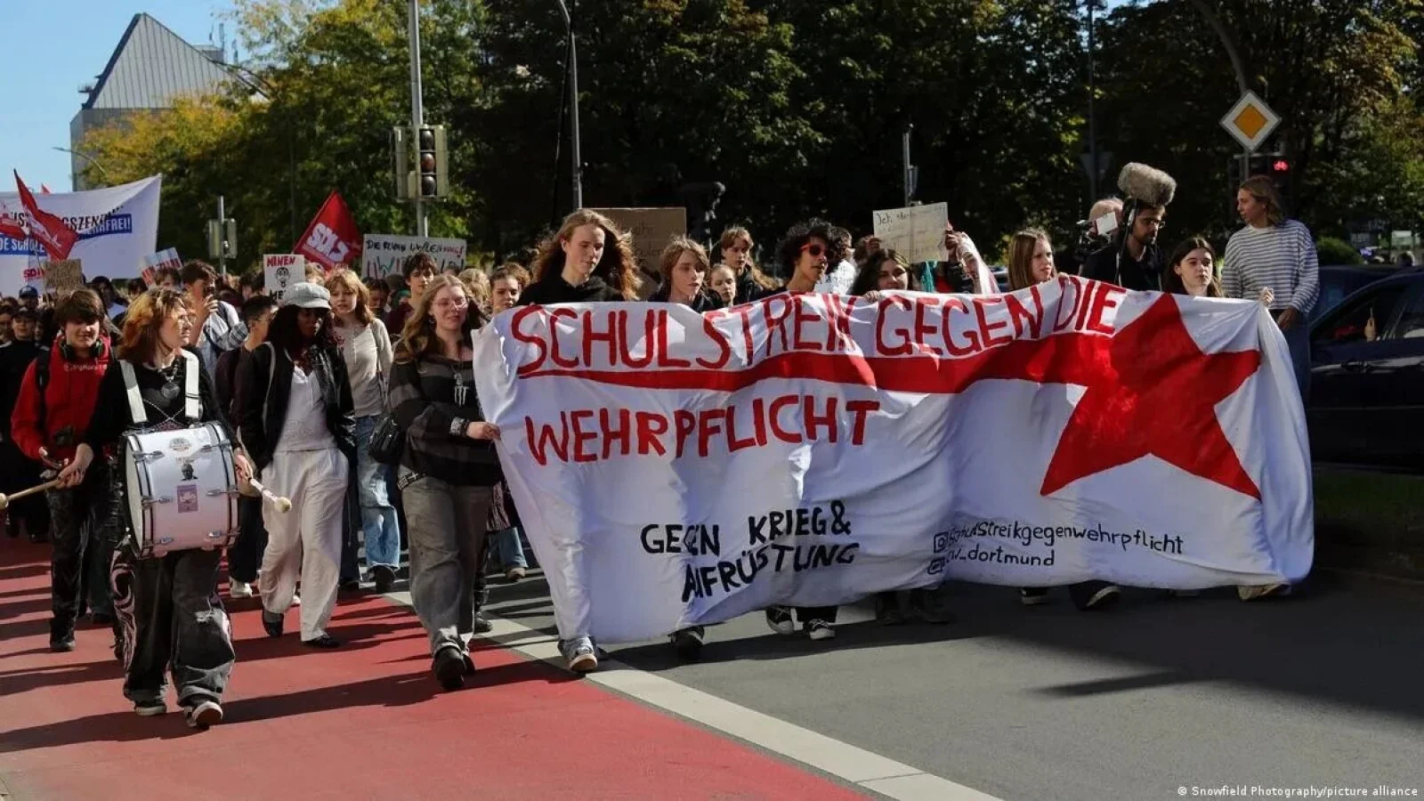 "Generaţia Z se ocupă de asta" - Val de proteste în Germania, după modelul manifestațiilor din Franța: 160.000 de persoane și-au anunțat participarea